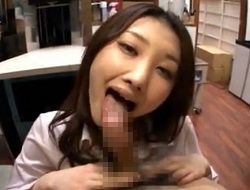 水嶋あずみ　激しくしゃぶってくれない感情ダダ漏れのスローな主観フェラで連続口内射精をさせる痴女OL