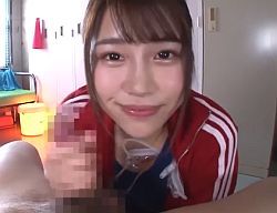 新入部員をフェラと手コキで三回射精させ金玉を軽くする唯井まひろ